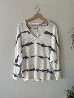 Enti Tie Dye Long Sleeve V-Neck Top White Blue Boho Casual Shirt Size M/L